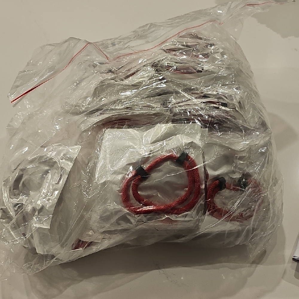200 Pcs Red Rope Bracelets - Picture 2 of 3